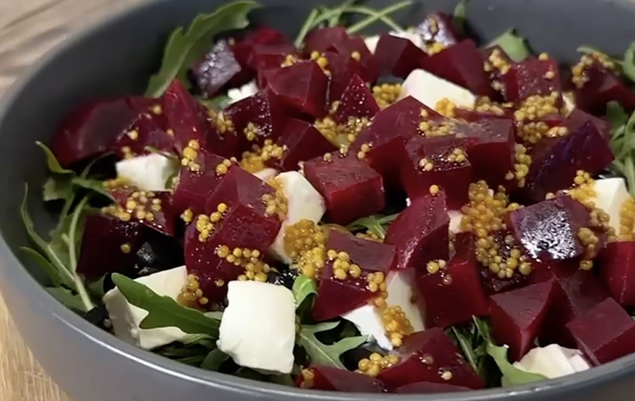 Вкуснее оливье: три рецепта салатов на праздничный стол